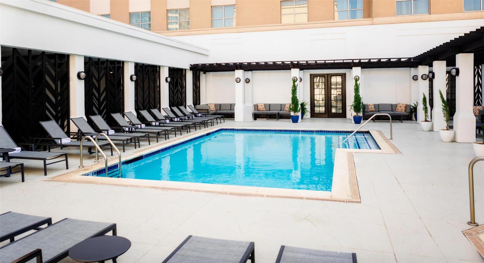 The Chifley Houston, Tapestry Collection By Hilton Hotel Bagian luar foto
